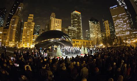 Caroling at the Cloud Gate Chicago Christmas, Christmas Events ...