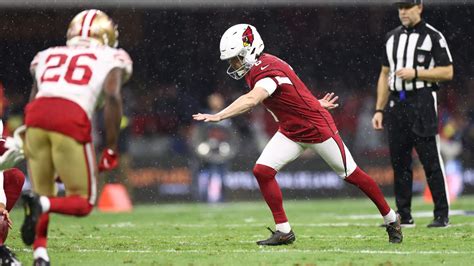 Arizona Cardinals kicker Matt Prater's 40-yard field goal gives Cardinals first points of night