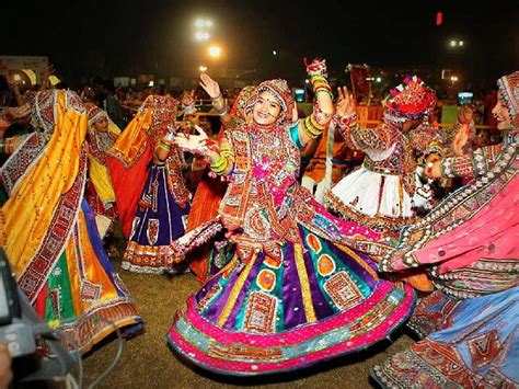 Beautiful Navatri Garba Dandiya Raas HD wallpaper | Pxfuel