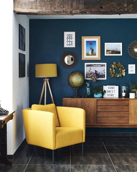 17 façons tendance d'associer le bleu & le jaune dans le salon | Décoration salon bleu ...