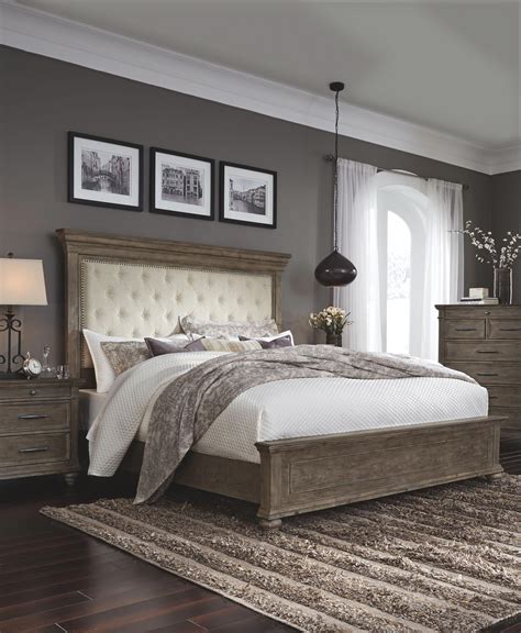 Johnelle King Panel Bed, Beige #masterbedroomdecor | Chambre à coucher ...