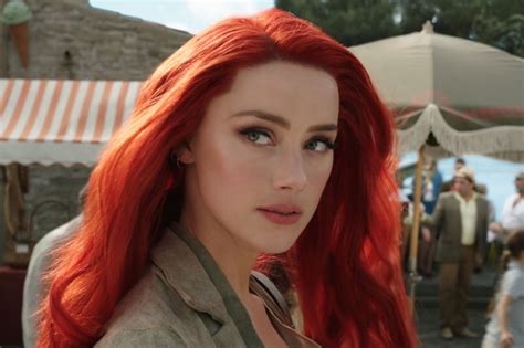 Mera's Hair is a Lie in Aquaman - Kinda. Color + Water = Science!