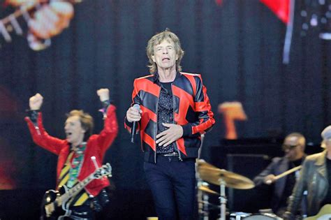 Greatest rock’n’roll showman Mick Jagger turns 80 | Borneo Bulletin Online