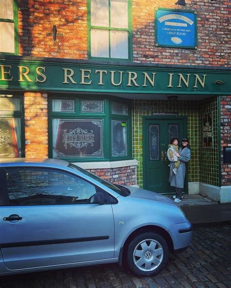 Ex Corrie star Brooke Vincent returns to cobbles with son and sparks ...