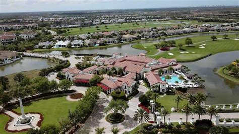 Naples, Florida Golf & Country Club Homes & Condos Real Estate - Naples ...