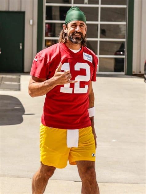 Aaron Rodgers' Diet: A Look at What He Doesn't Eat - Sportzhive