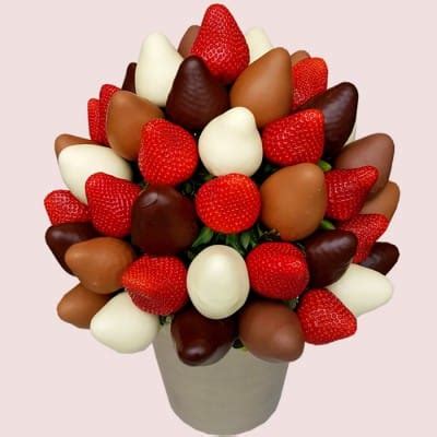 Fruity Gift: Chocolate Fruit Bouquets | Edible Gift Blossoms