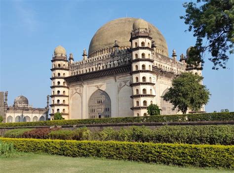 Gol Gumbaz Bijapur, History, Architecture, Timings, Facts, Entry Fee