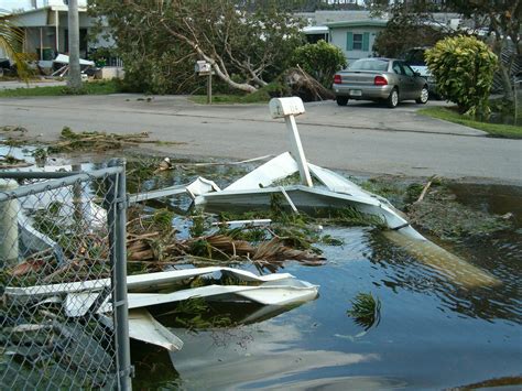 Hurricane Wilma aftermath - Gallery | eBaum's World