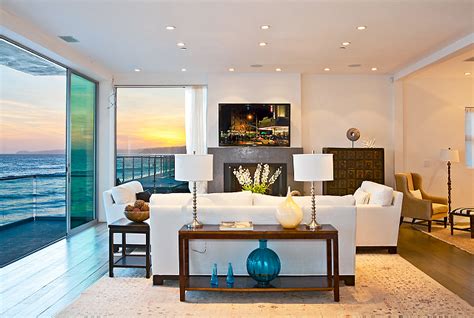 Contemporary Beach House - Home Bunch Interior Design Ideas