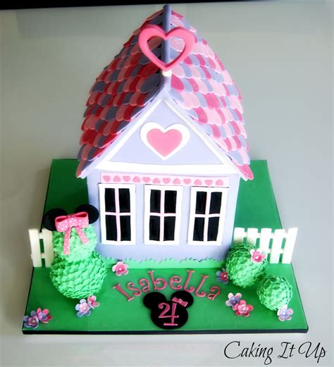 Very cute Minnie Mouse House birthday cake www.facebook.com/cakingitup