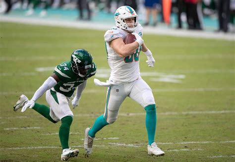 Breaking down the Final Week 13 Miami Dolphins Injury Report - Sports ...