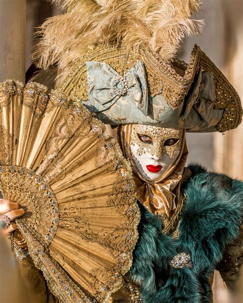 Fächer Venetian Costumes, Venice Carnival Costumes, Venetian Carnival Masks, Carnival Of Venice ...