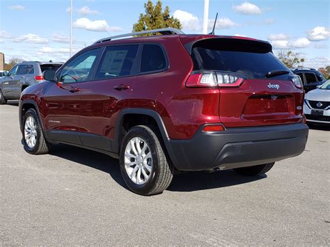 New 2020 JEEP Cherokee Latitude FWD Sport Utility