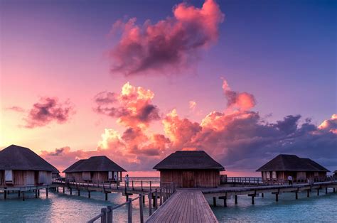 Download Bungalow Hut Sea Ocean Maldives Man Made Resort HD Wallpaper