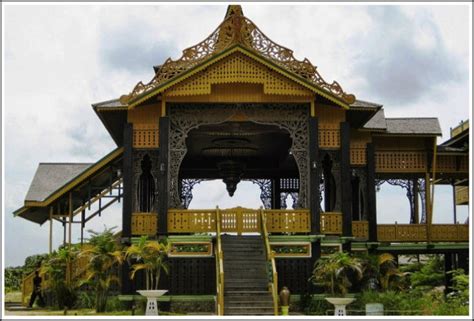 Pontianak Travel Guide: the Portal to West Kalimantan - Discover Your Indonesia