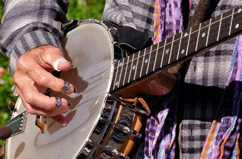 10 Common Bluegrass and Folk Instruments