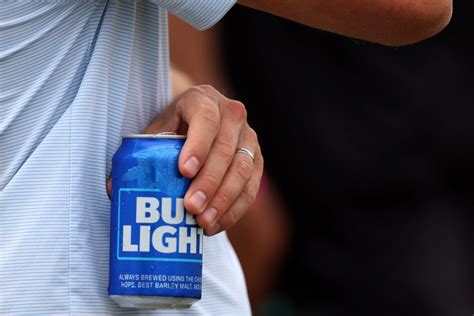 Kid Rock spotted drinking Bud Light months after anti-trans shooting ...