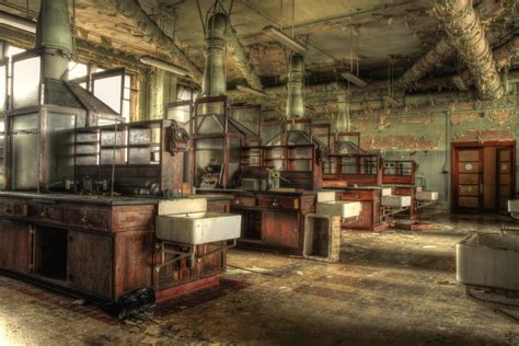 Chemlab in decay | The old chemistry lab @ University de Liè… | Flickr