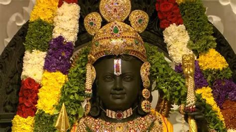 Ram Lalla Murti Ayodhya Latest Photo: Ram Ji Ki New Photo, Ram Mandir ...