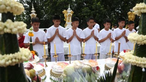 Boys rescued from Thai cave ordained at Buddhist temple | CTV News