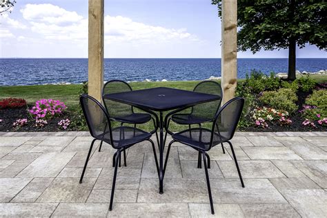 Edgewater Manor - BUM Outdoor Furniture Canada