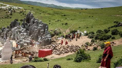 Sky Burial in Tibet: Exploring the Unique Customs of Tibetan Funeral