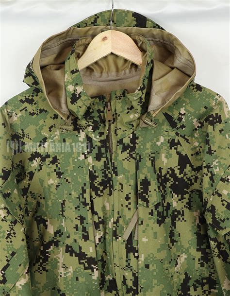 Original U.S. military release U.S. Navy NWU TYPE III Working Parka