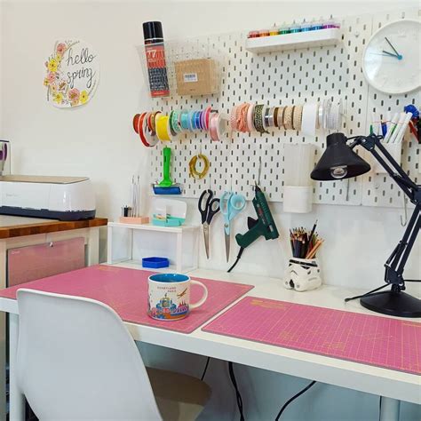 23 DIY Craft Desk Ideas for Your Craft Room- Craftsy Hacks