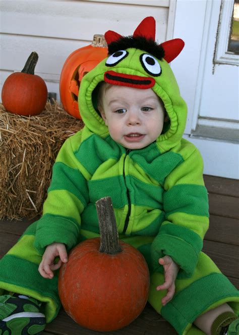 Jax’s Homemade Brobee (Little Green Monster) Costume | Imagine Our Life