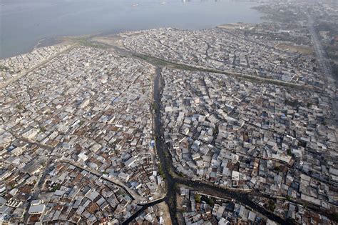 Haiti Disaster / HAITI: Earthquake pictures of 2010 showing death toll and ... / Mercy corps ...