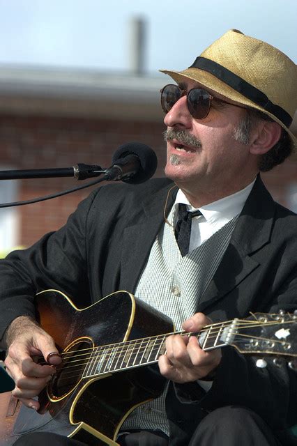 Leon Redbone performing at the 2007 Black Swamp Arts Festi… | Flickr