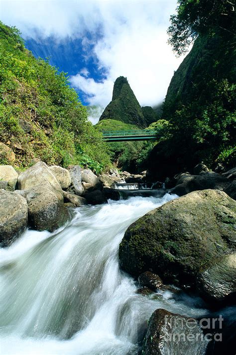 Maui, Iao Needle Photograph by Bob Abraham - Printscapes | Fine Art America