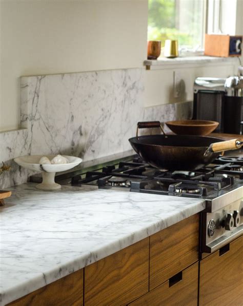 Carrara Marble Countertops for Classic Beauty