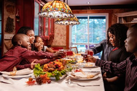 10 family Thanksgiving traditions you can start this year