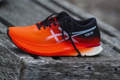 SHOE REVIEW: ASICS Metaspeed Sky - Canadian Running Magazine