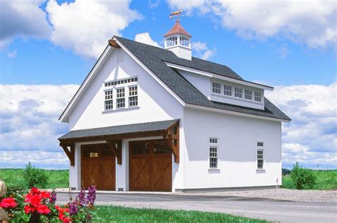 White Carriage Barn on Display | The Barn Yard