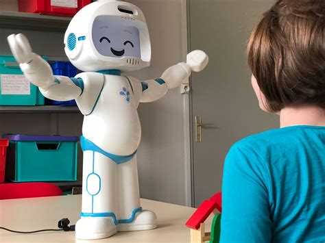 Therapy Robot Teaches Social Skills to Children With Autism - IEEE Spectrum