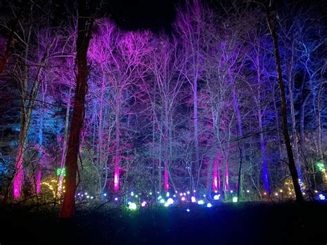 12 Great Places to See Christmas Lights in the Blue Ridge Mountains