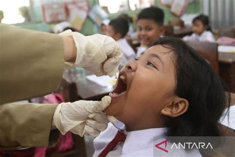 Program imunisasi polio di sekolah - ANTARA News