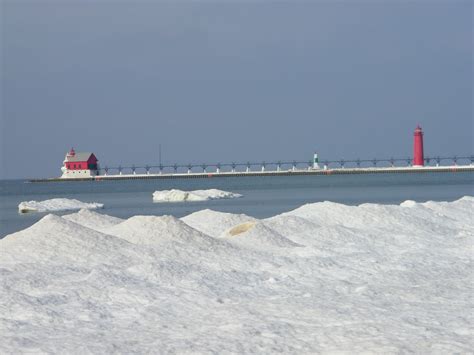 Grand Haven Lighthouse During Winter (Grand Haven, Michiga… | Flickr