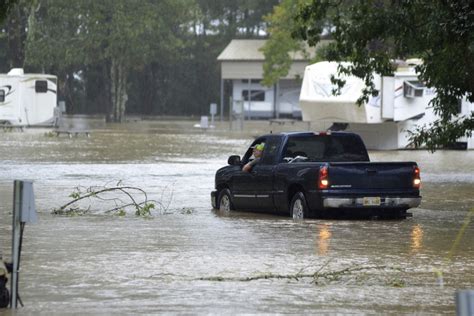 The Cajun Navy Responds to Hurricane Ida – Garden & Gun