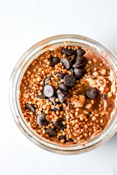 4-Ingredient Creamy Chocolate Overnight Oats - The Toasted Pine Nut