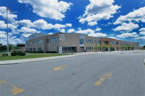 TRƯỜNG TRUNG HỌC RICK HANSEN SECONDARY SCHOOL, MISSISSAUGA - Công Ty Tư Vấn Du Học Và Di Trú ...