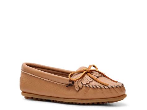 Minnetonka Deerskin Soft-T Moccasin | Moccasins, Deer skin, Deerskin leather