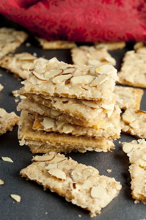 Recipe coated club crackers with peanut butter - topthought