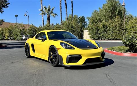 Porsche 718 Cayman GT4 RS Drive Review | Videos - MilesPerHr