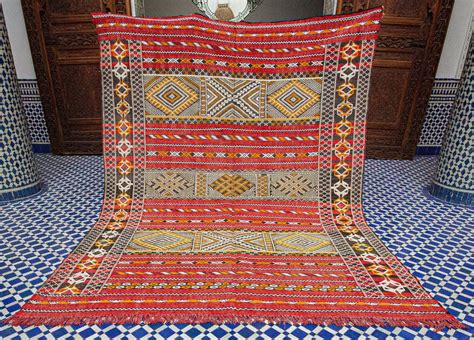 Moroccan Berber Kilim Rug Middle Atlas Red Gold White Black 5'8" x 7'8" (173cm x 234cm) - J & S Rugs