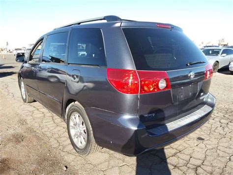 2006 Toyota Sienna - Sierra Auction Management Inc