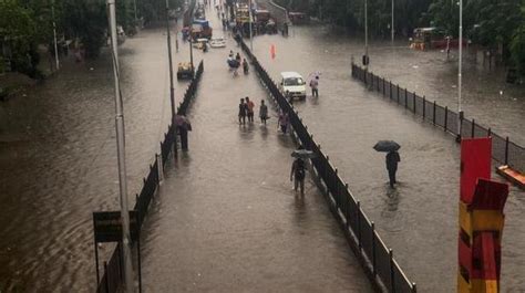 In pictures | Monsoon season begins in Mumbai - The Hindu